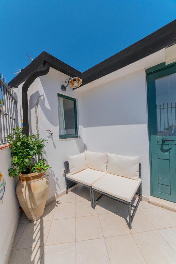 Ottaviano Suite - Elegante Attico Vista Mare Taormina Eksteriør billede